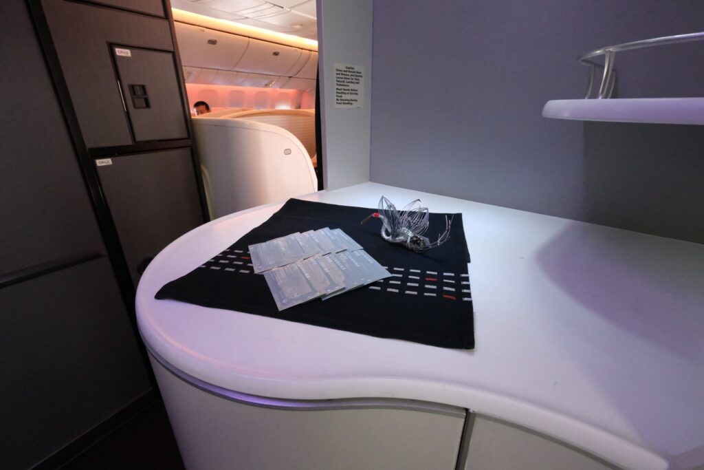 Entry to the JAL first class cabin