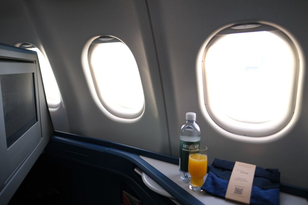 IN this Delta one seat the Windows are aligned with the seat and have an excellent clear view of the engines. 
