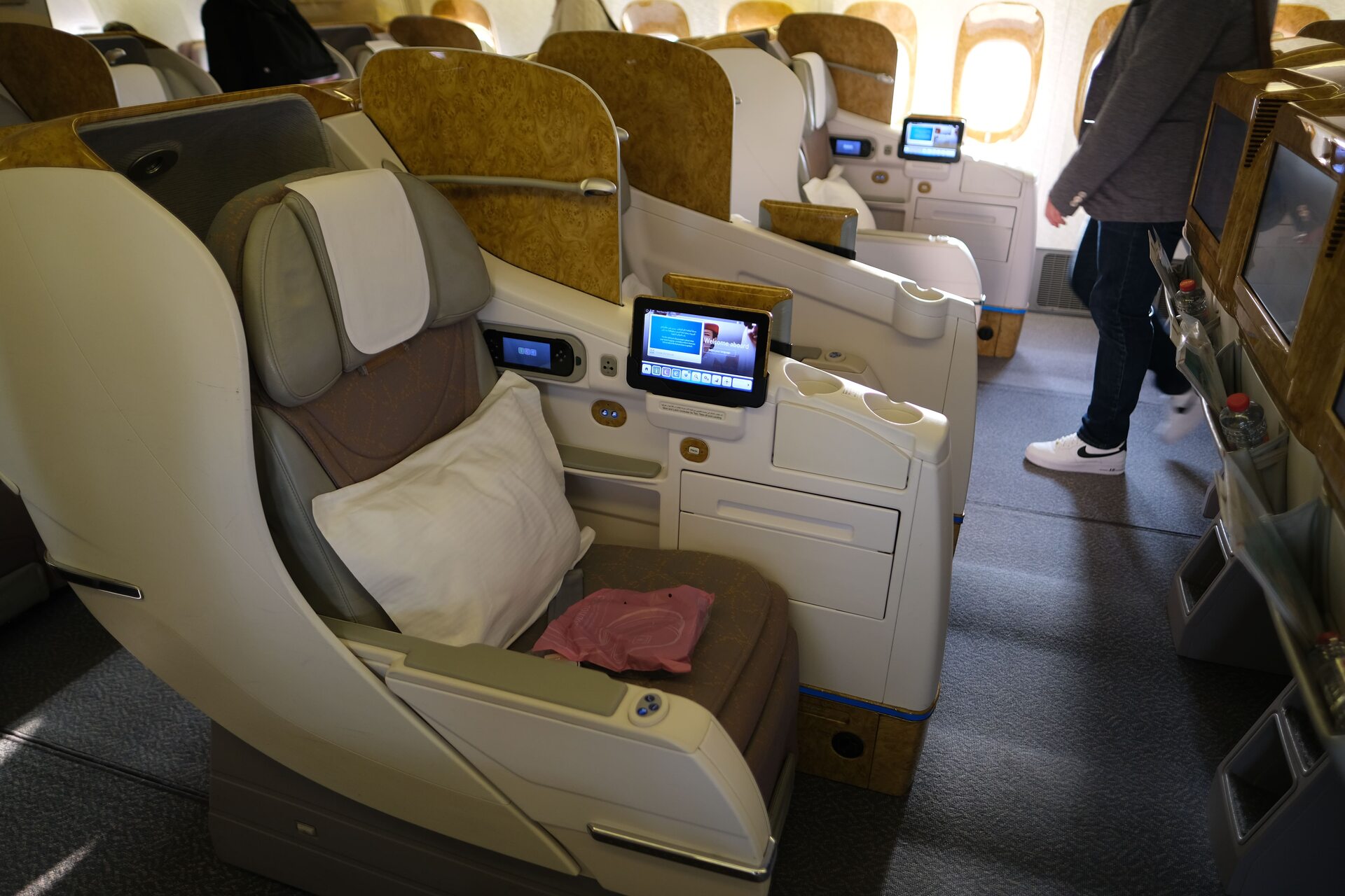 Emirates Business Class Review B777300ER Dubai DXB to Muscat Oman MCT