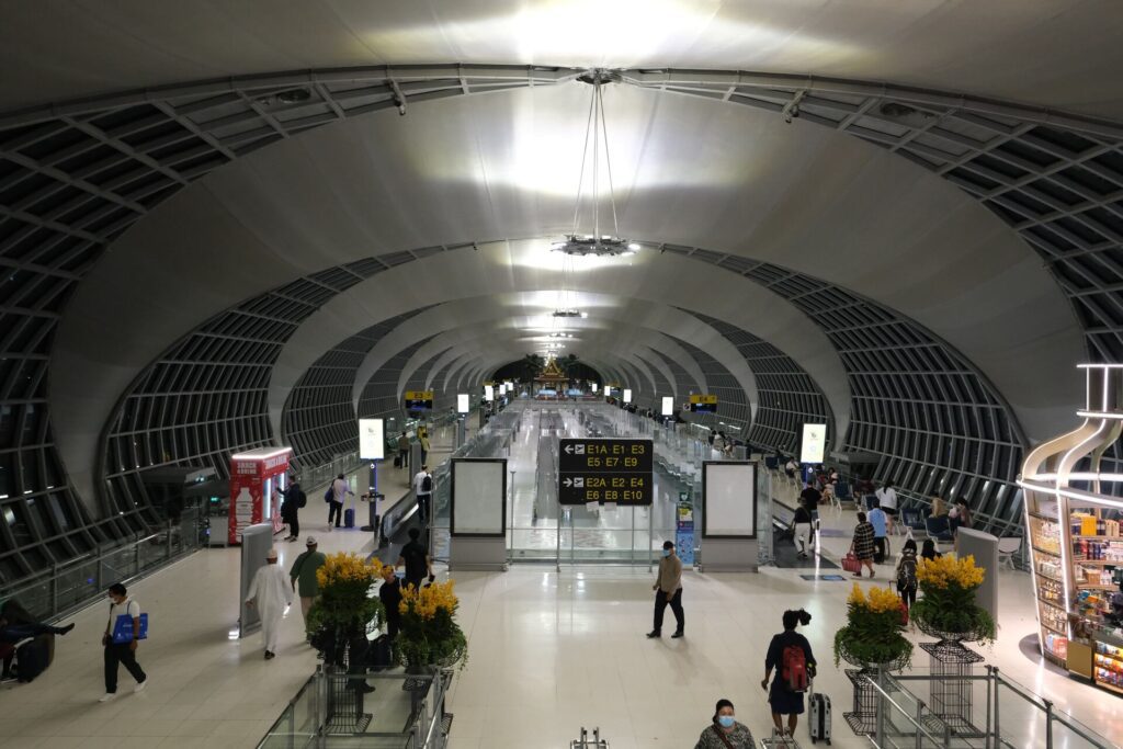 Tunnel View of the BKK E-Wing, which is used by Oan Air first class travellers