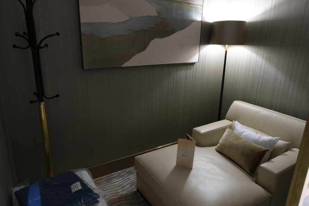 Private Nap room in Oman Air first class lounge