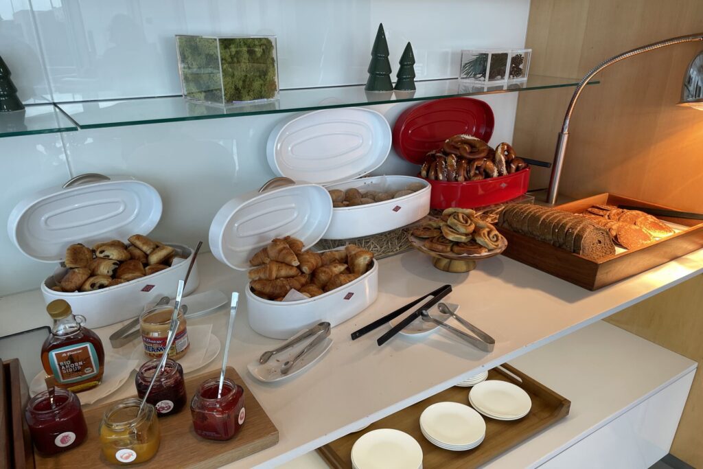 Air Canada Maple Leaf lounge bread, pastries and Jam
