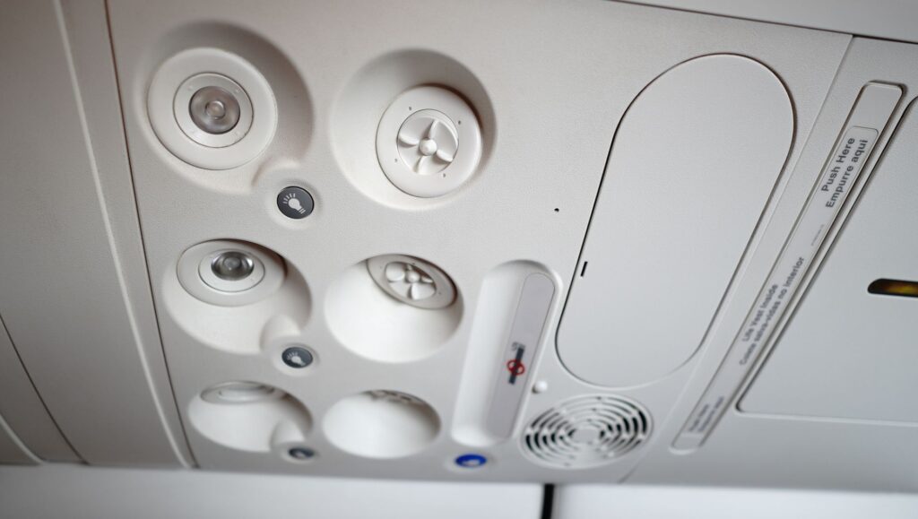 Standard Boeing 737 air vents and lights
