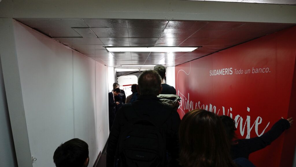 The over crowded jetway
