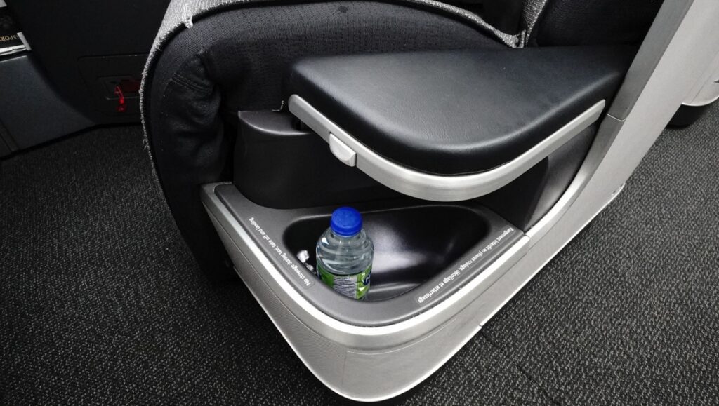 Air Canada Business Class seat 6K side storage