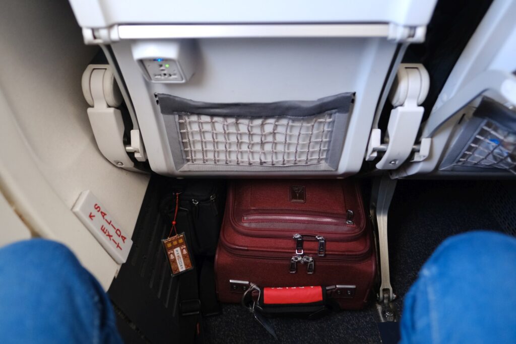 Alaska Airlines economy Seat luggage storage under seat