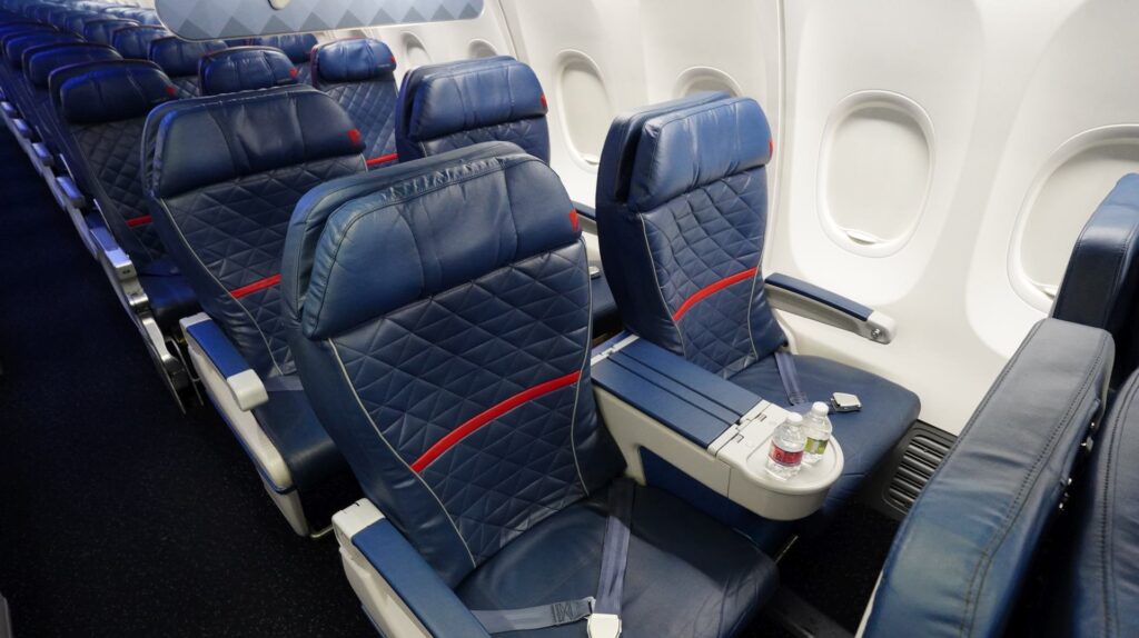 Delta domestic business class seating left side