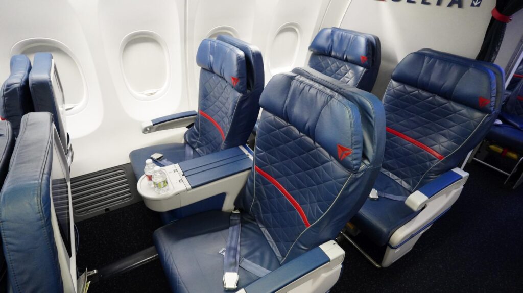 Delta domestic business class seating
