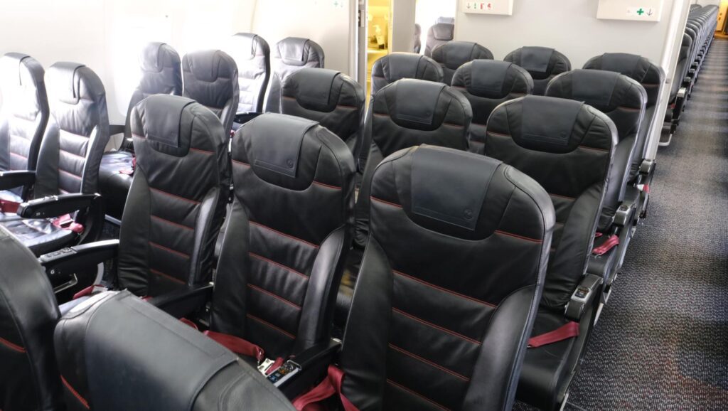 JAL economy class seats