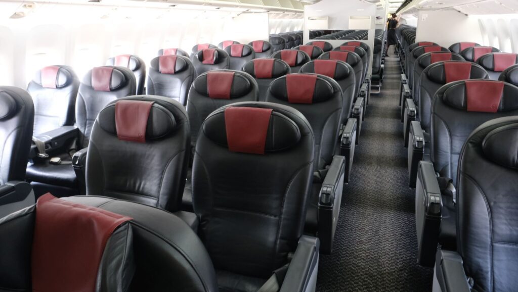 JAL business class cabin