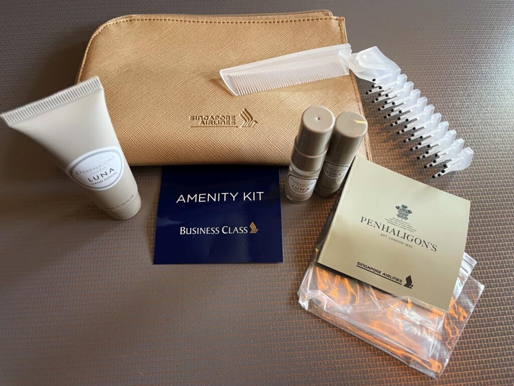 The Singapore Airlines Amenity kit contents