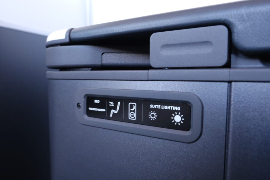 Abbreviated seat controls