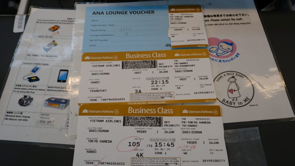 Vietnam Airlines Business class boarding cards
