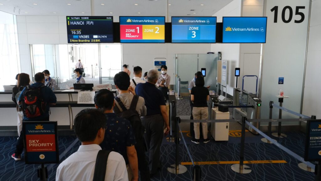 Vietnam Airlines business class boarding queue