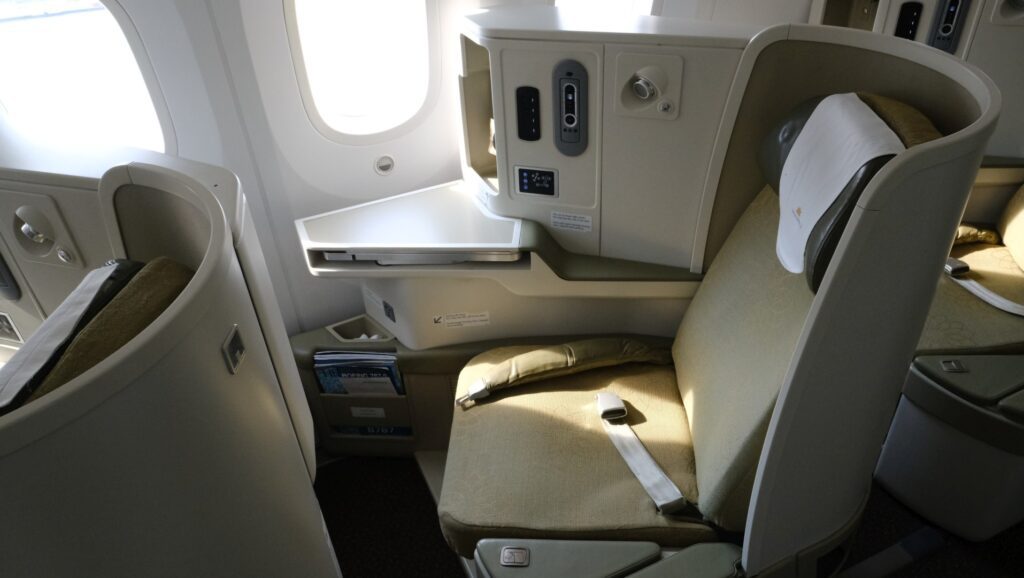 Vietnam Airlines business class Seat 4K