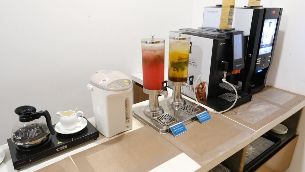 Coffee and juice stations