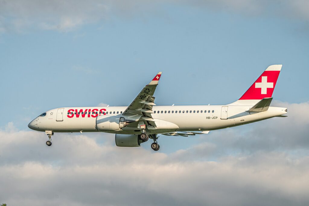 Swiss narrow body jet coming in to land