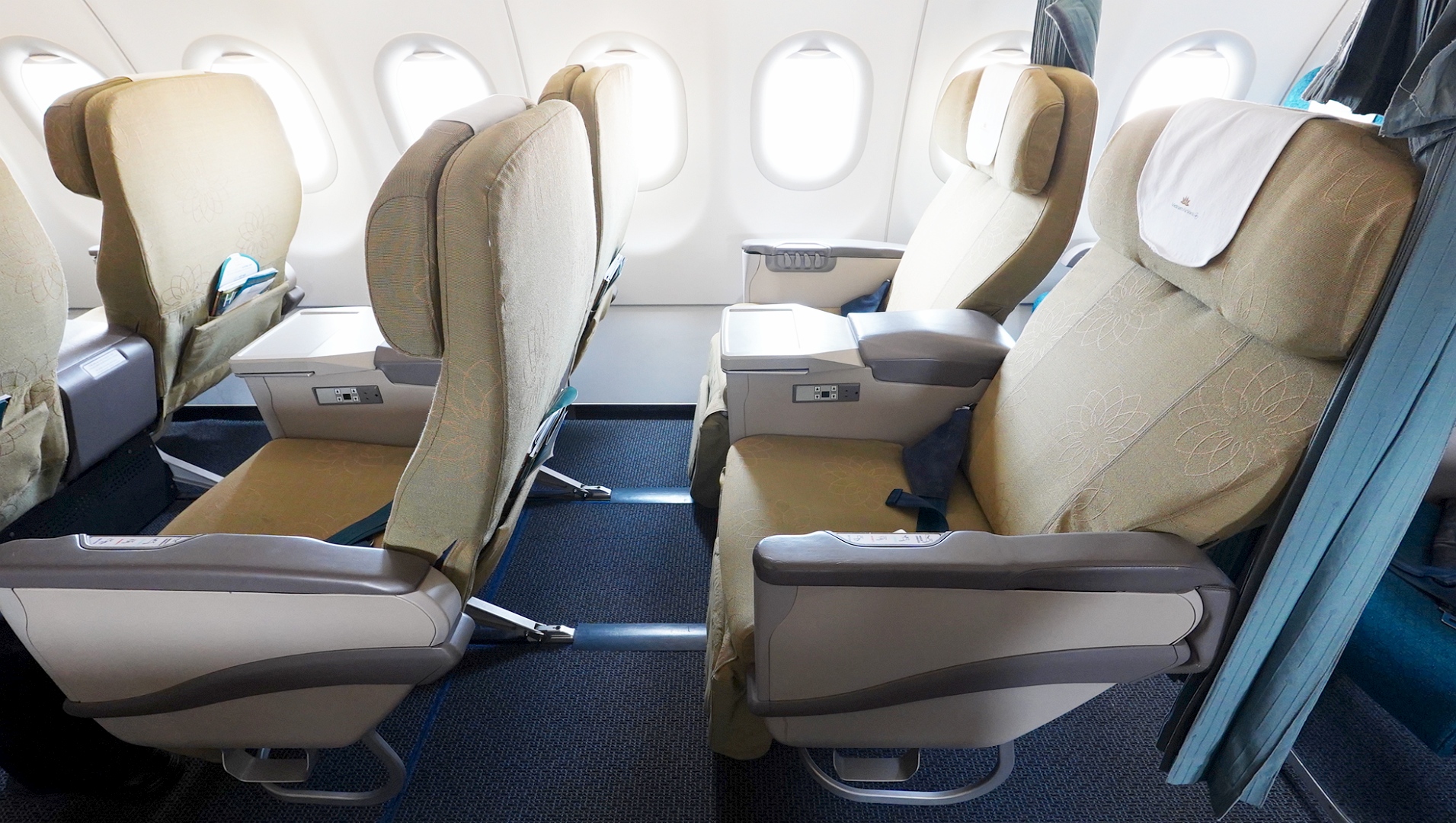 Vietnam Airlines A321 Business Class Ho Chi Minh City to Da Nang